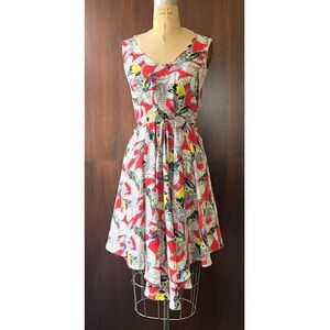 Parrot Bird Print Colorful Sleeveless Dress With Pleated Skirt & Tie Bust Chica